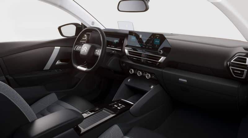 Das Cockpit inklusive des Multimedia-Displays im Citroën ë-C4