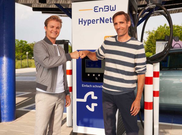 Nico Rosberg mit Timo Sillober, Chief Sales & Operations Officer bei EnBW