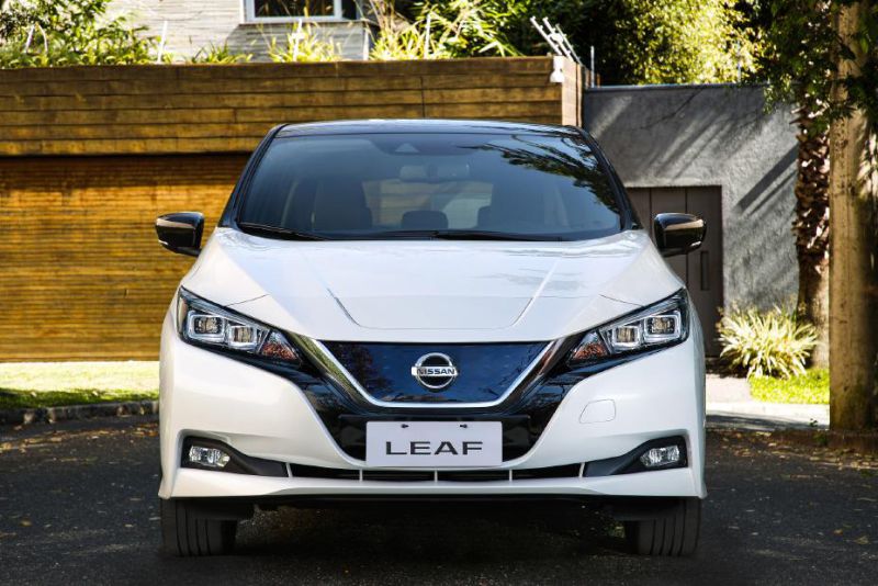 Nissan Leaf von vorne