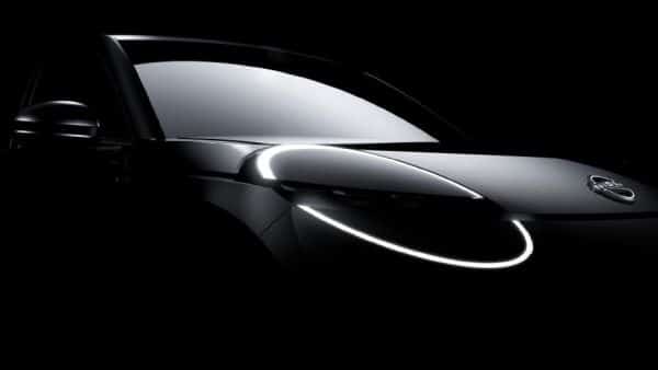 Silhouette deutet auf neuen Nissan Micra hin.